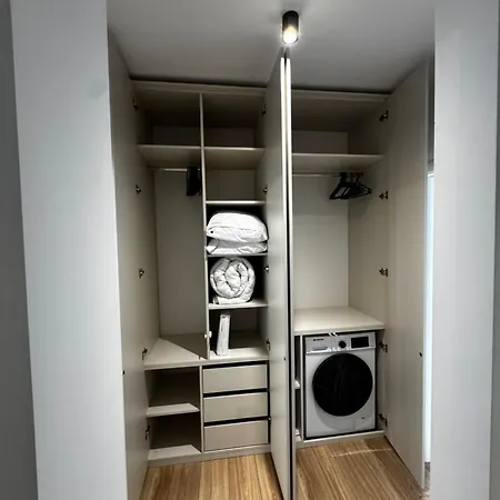 District Deluxe Apartment Craiova