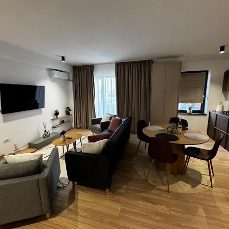 District Deluxe Apartment Craiova